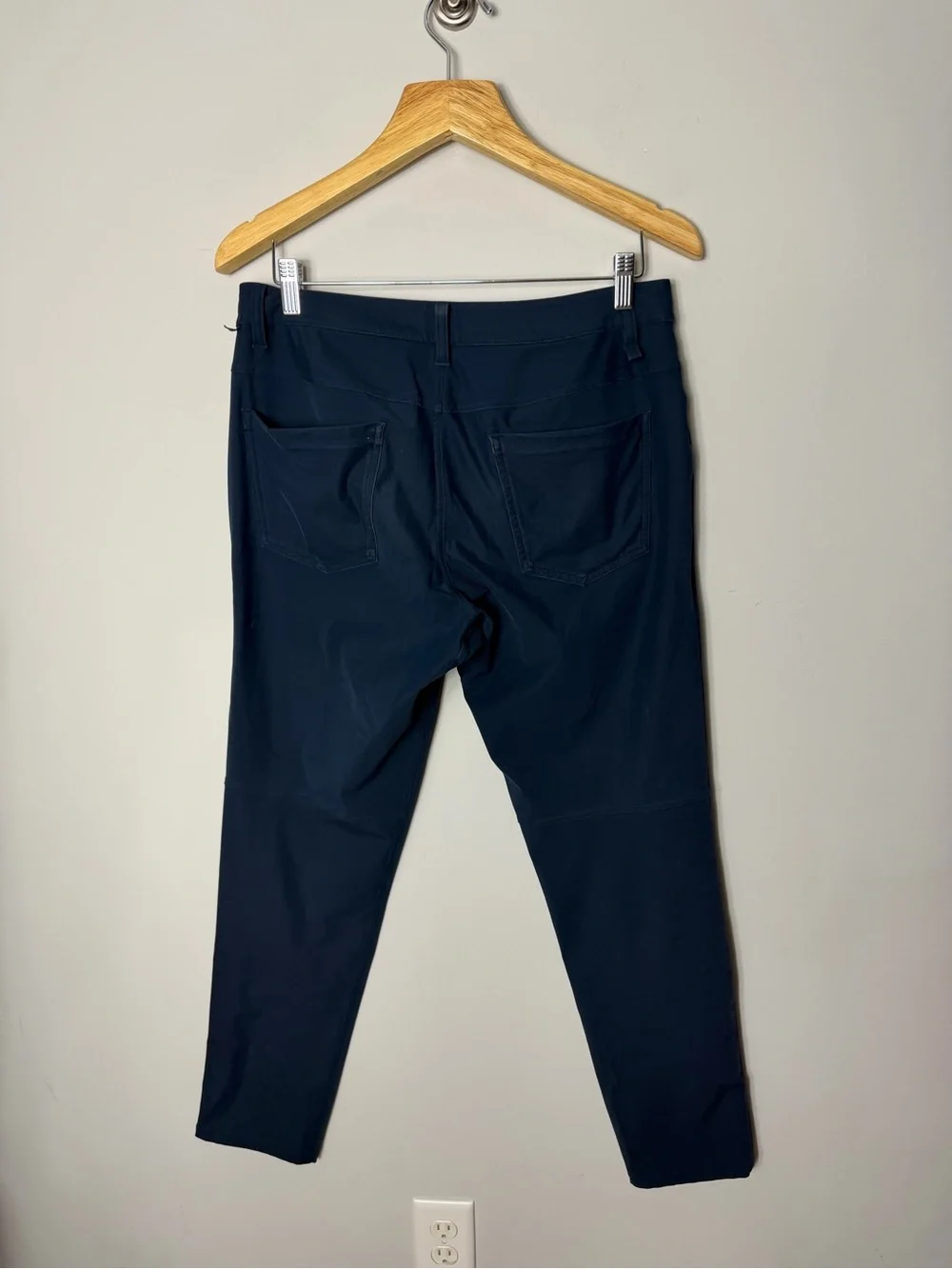 Lululemon Men's ABC Pants Navy Blue Slim Fit Warpstreme Size 31x30 *681